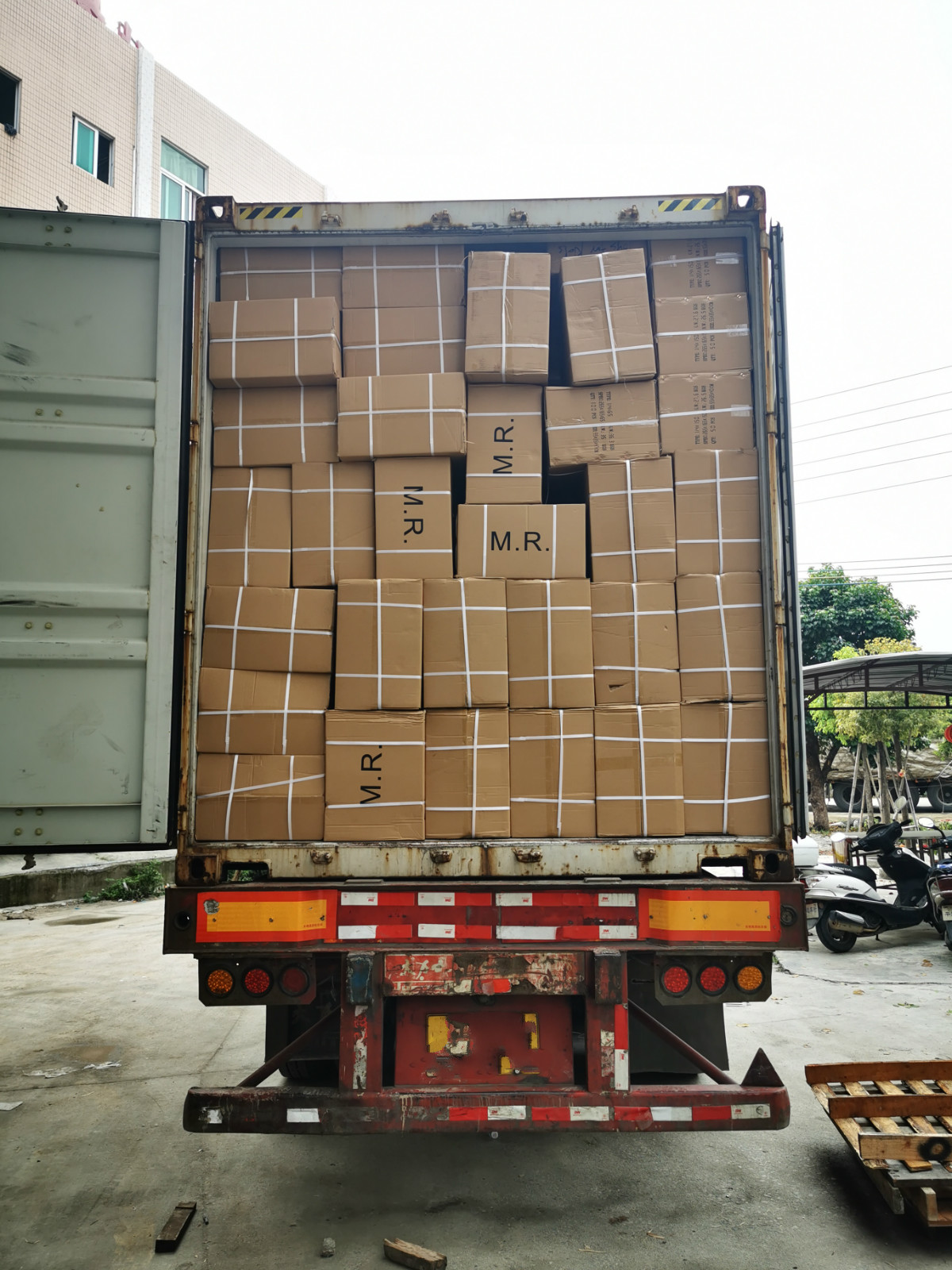 Loading 40HQ S.S European Style GN Pan to India