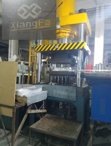 Part of China Xiangfa GN Pan(Gastronorm Pan) Production Processes--Cutting