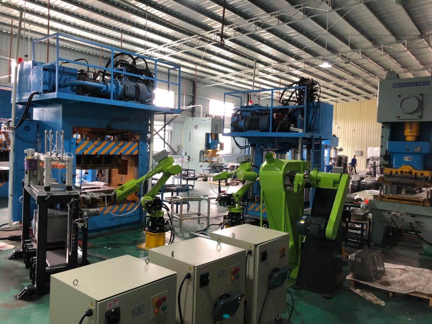 Xiangfa Factory Perforation Machine Use